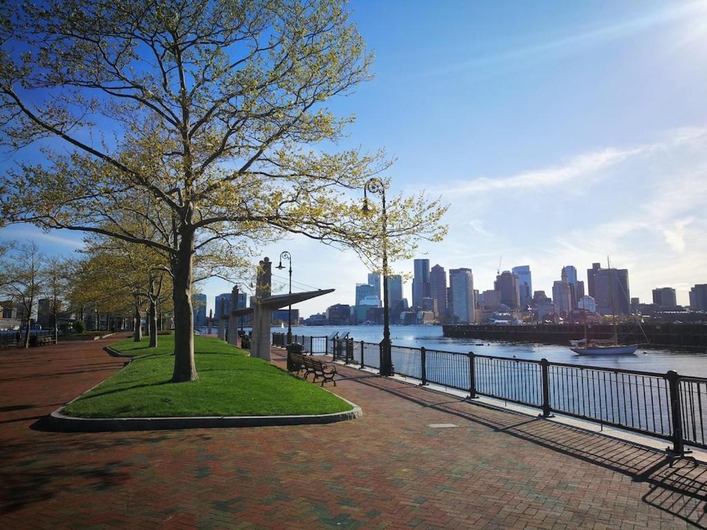 Location+Comfort+Convenience Boston Exterior photo